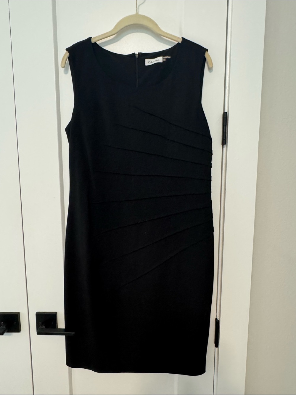 Size 12 Calvin Klein Classic Sleeveless Black Sheath Dress